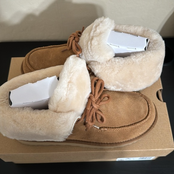 UGGs boots - Picture 6 of 6